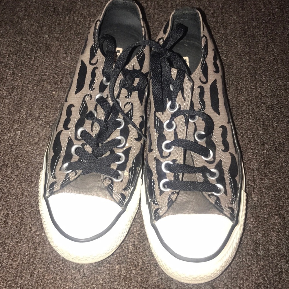 Mustache pattern converse